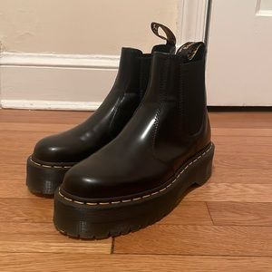 Doc Marten 2976 Platform Chelsea Boot